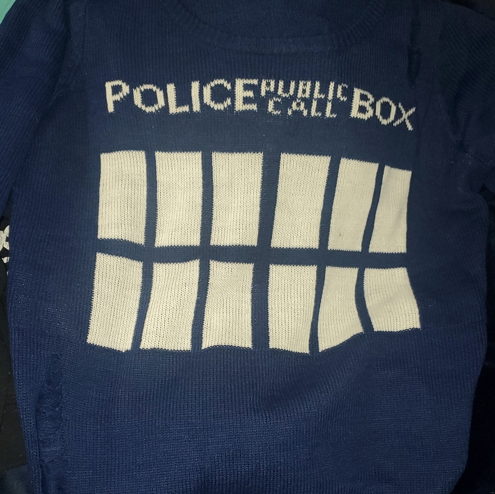 Distressed doctor who sweater